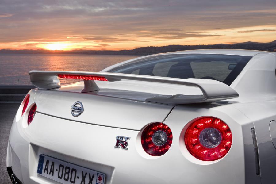  Nissan GT-R 2011 года  (фото 20 из 87)